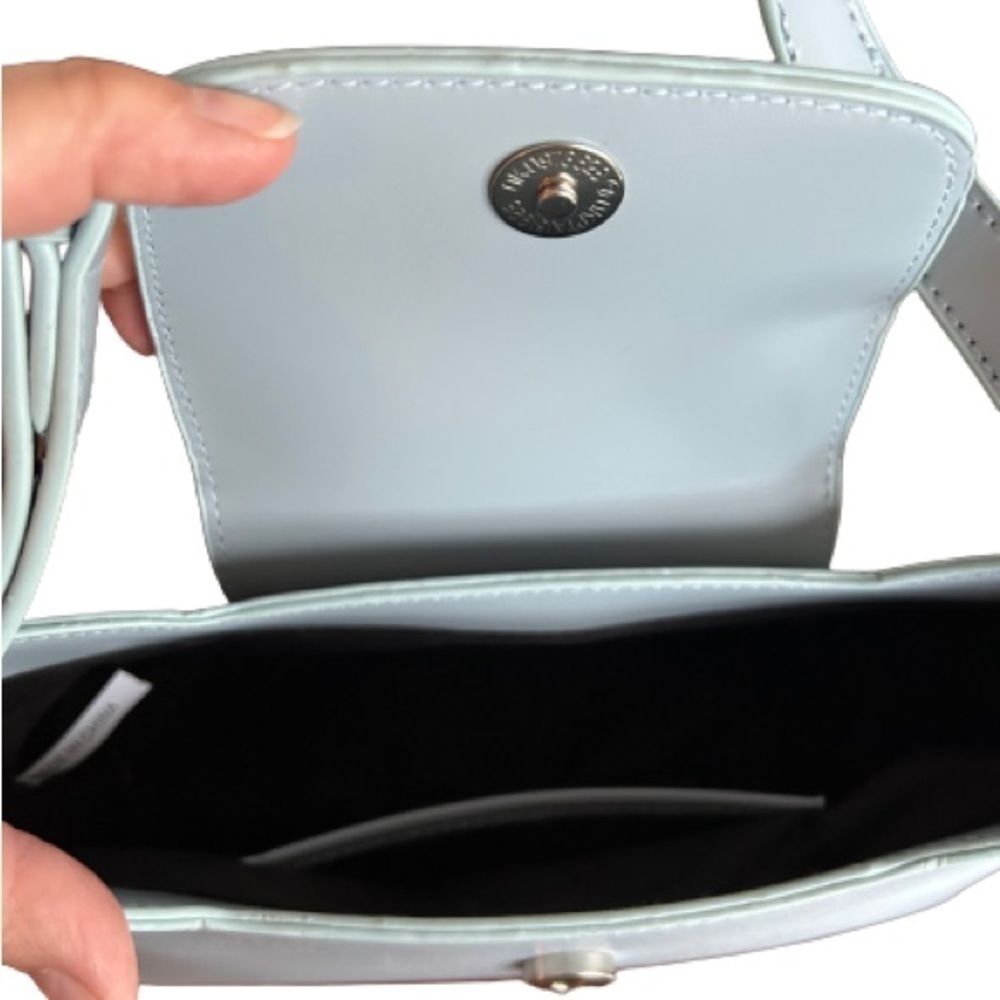 🎊Host Pick🎊 NWT SIMONS Small Women Handbag, Light Blue - Picture 3 of 4